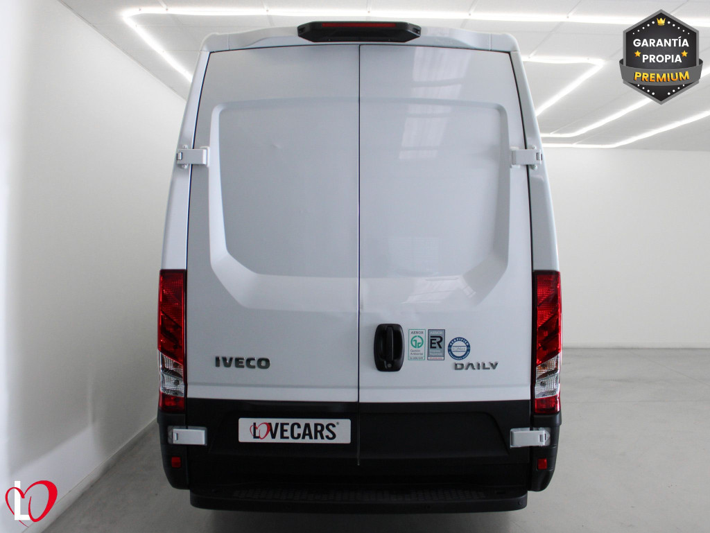 IVECO DAILY 2.3 TD 35S H2 12M3 156 de segunda mano