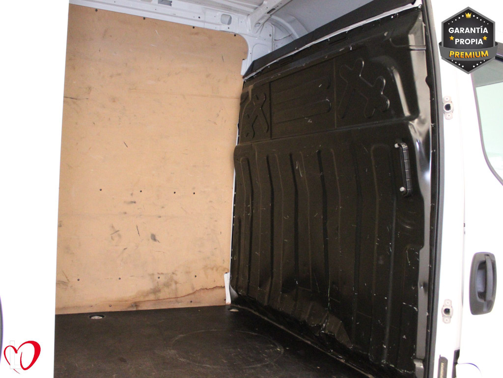 IVECO DAILY 2.3 TD FURGON D.RUEDA 136 de segunda mano