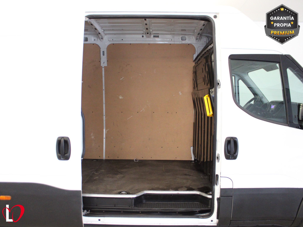 IVECO DAILY 2.3 TD FURGON L4 H2 16M3 156 de segunda mano
