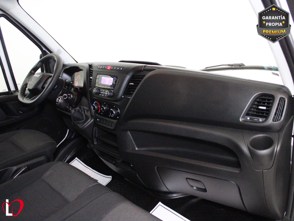 IVECO DAILY 2.3 TD FURGON L4 H2 16M3 156 de segunda mano