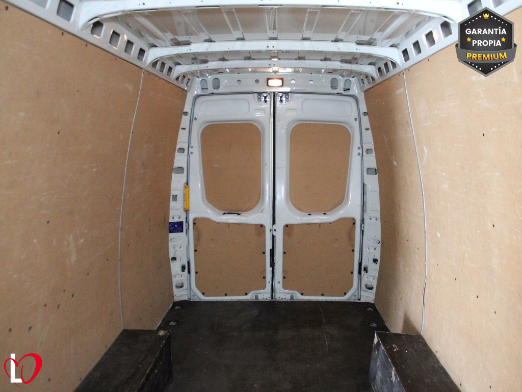 IVECO DAILY 2.3 TD FURGON L4 H2 16M3 156 de segunda mano