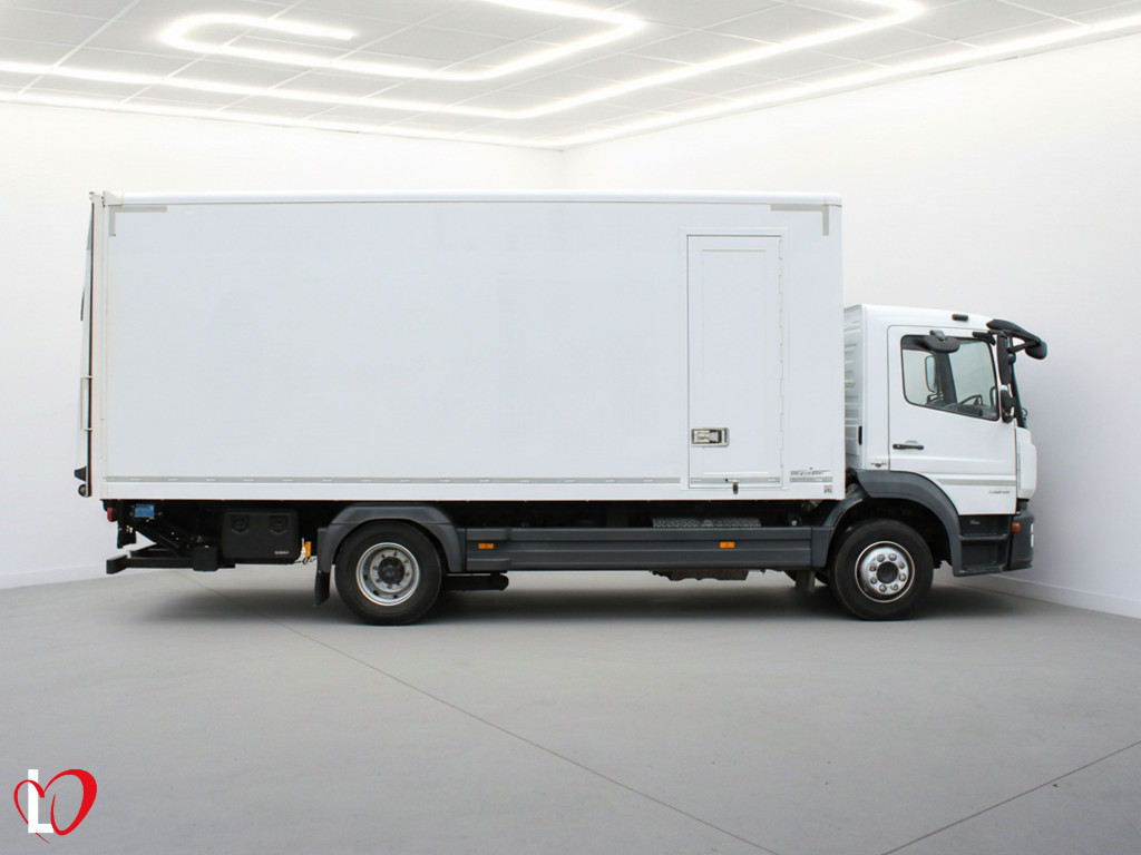 MERCEDES ATEGO 1324 CAJA C/TRAMPILLA 240 de segunda mano MERCEDES ATEGO 1324 CAJA C/TRAMPILLA 240 de segunda mano