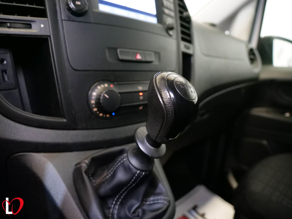 MERCEDES VITO 111 CDI FURGON LARGO TALLER 114 de segunda mano