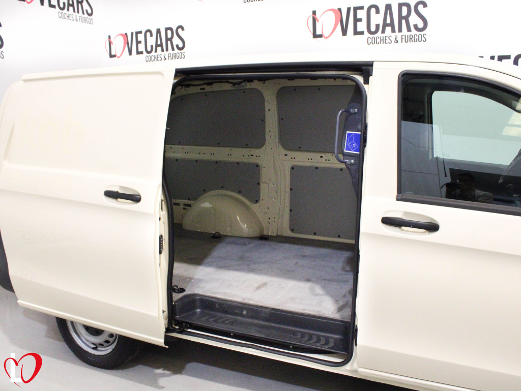 MERCEDES VITO 114 CDI FURGON LARGO 136 de segunda mano