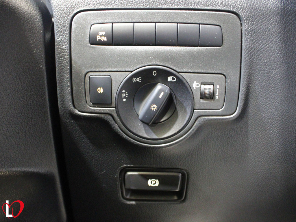 MERCEDES VITO 114 CDI FURGON LARGO 136 de segunda mano