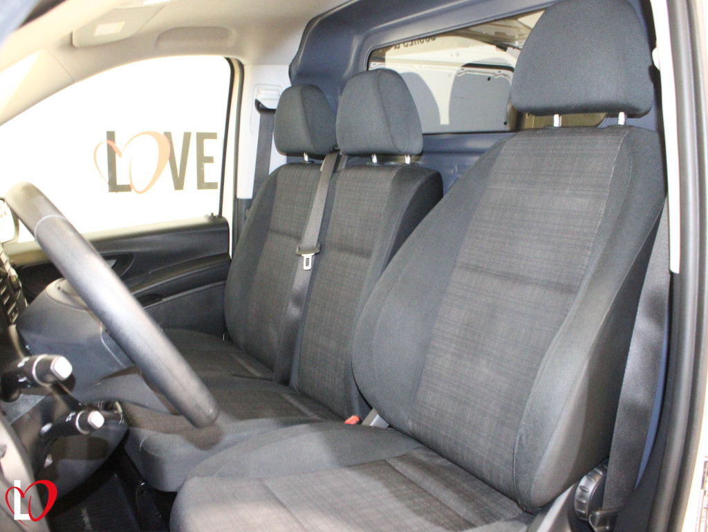 MERCEDES VITO 114 CDI FURGON LARGO 136 de segunda mano