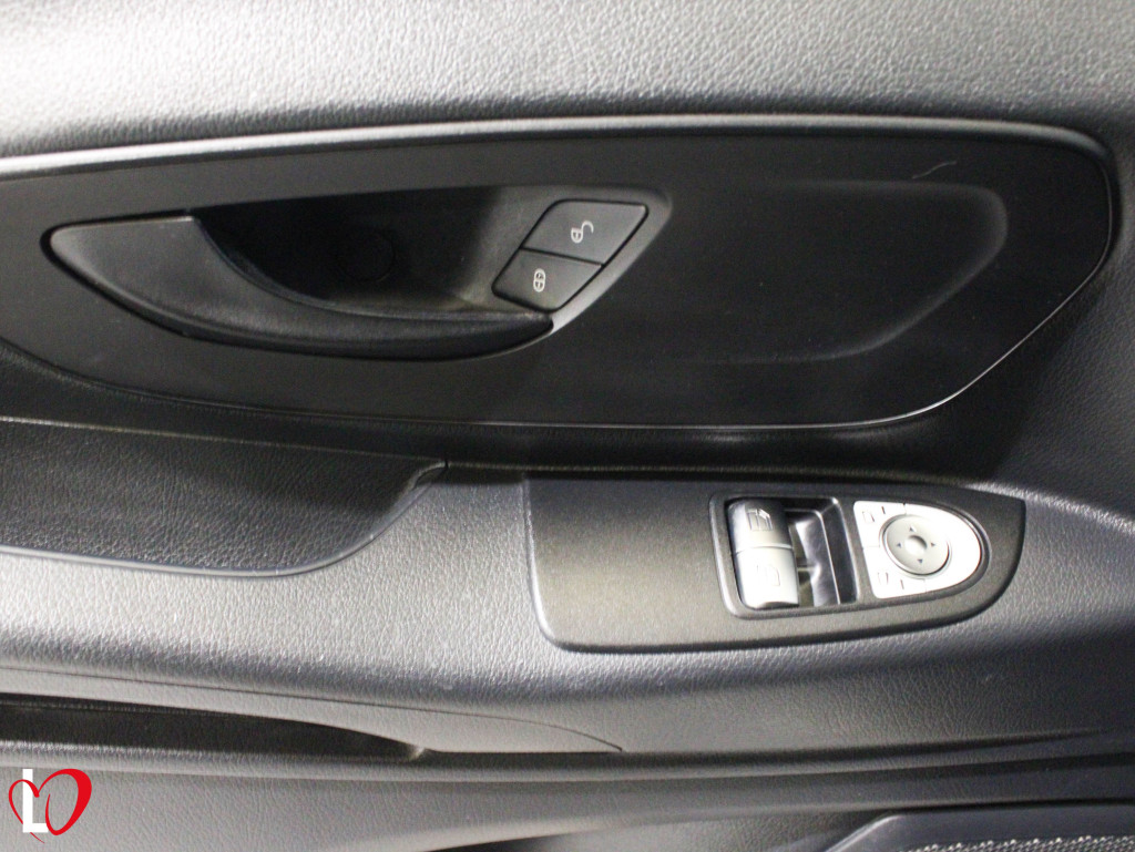 MERCEDES VITO 114 CDI FURGON LARGO 136 de segunda mano