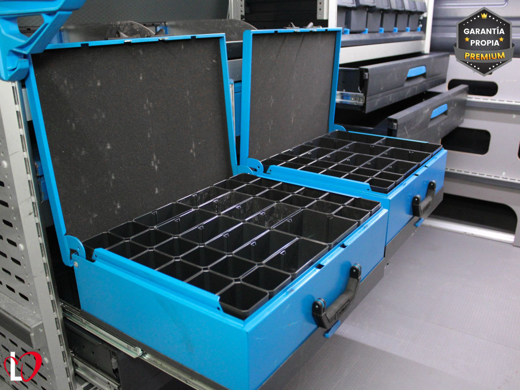 MERCEDES VITO 114 CDI  FURGON TALLER 136 de segunda mano