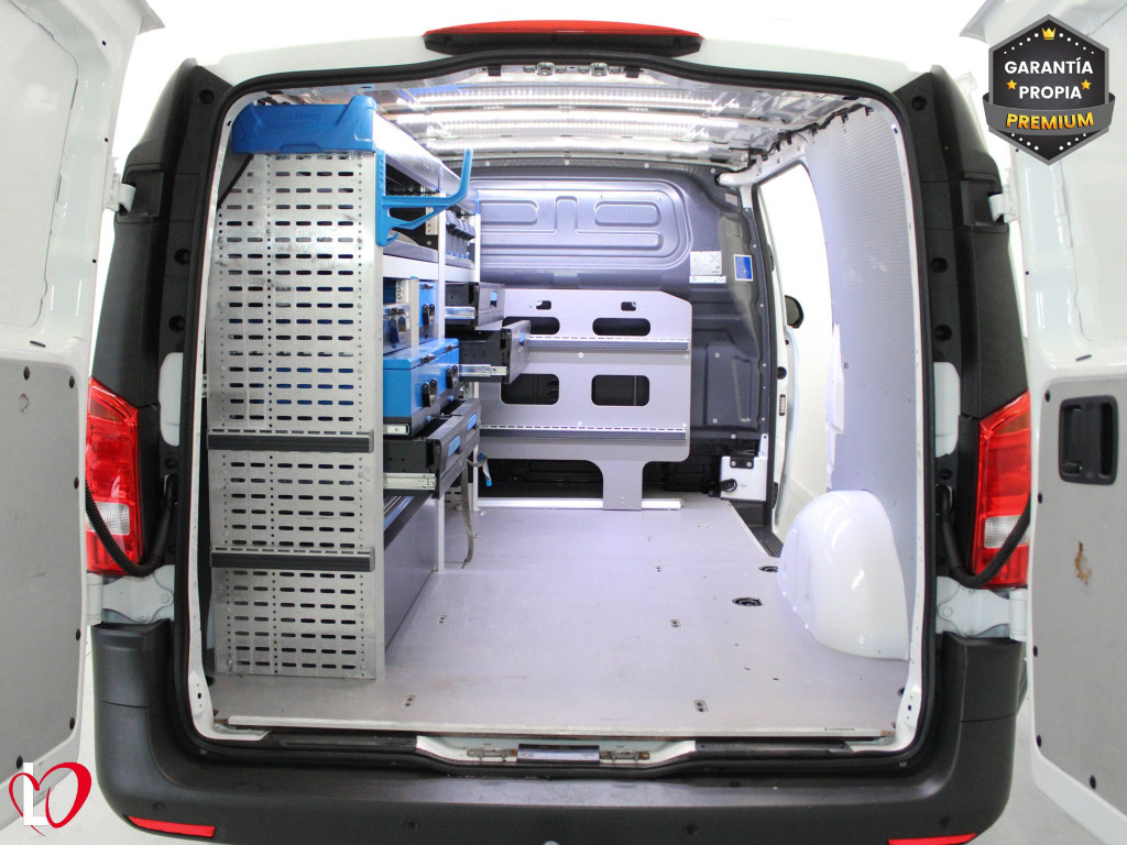 MERCEDES VITO 114 CDI  FURGON TALLER 136 de segunda mano