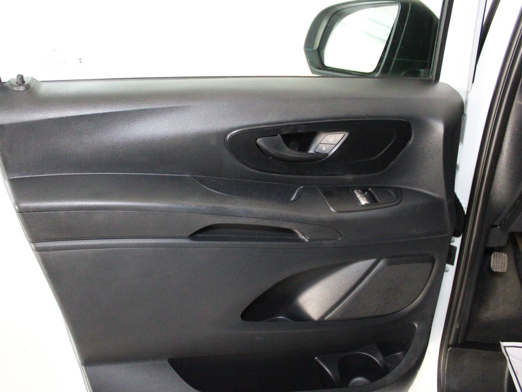 MERCEDES VITO 1.6 DCI L2 FURGÓN TALLER 6 VEL 115 de segunda mano
