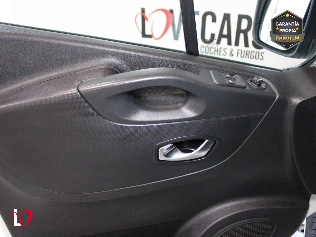 NISSAN NV 300 DCI FURGÓN CERRADO 6 VEL 120 de segunda mano