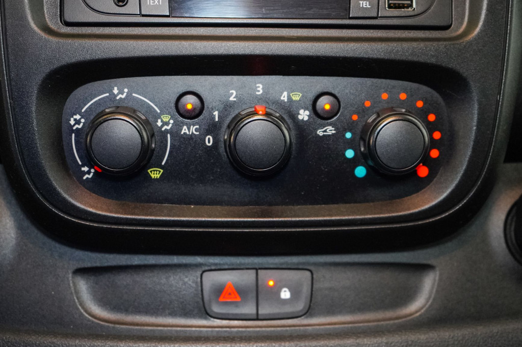 OPEL VIVARO 1.6 CDTI L1 H1 FURGÓN CERRADO 115 de segunda mano