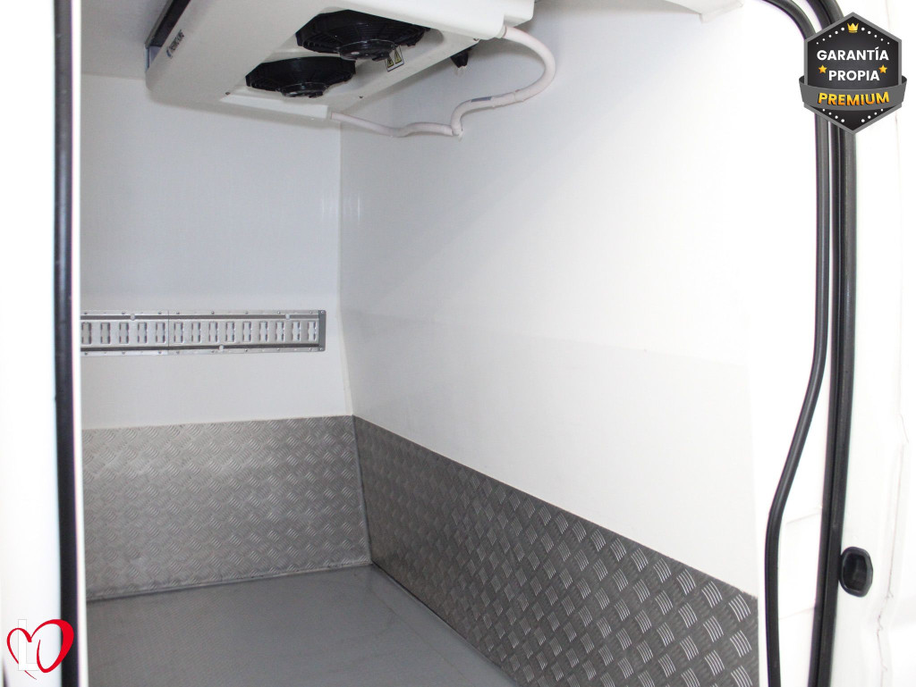 PEUGEOT BOXER 2.0 BlueHDI 330 ISOTERMO + EQUIPO FRIO (-18º) 110 de segunda mano