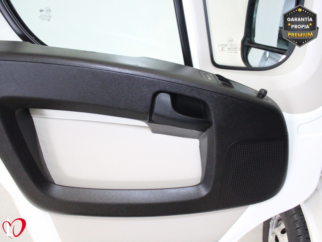 PEUGEOT BOXER 2.0 BlueHDI 330 ISOTERMO + EQUIPO FRIO (-18º) 110 de segunda mano