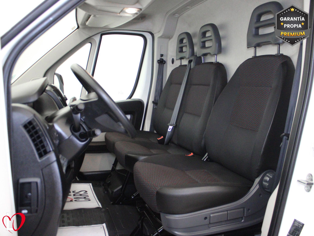 PEUGEOT BOXER 2.0 BlueHDI 330 ISOTERMO + EQUIPO FRIO (-18º) 110 de segunda mano
