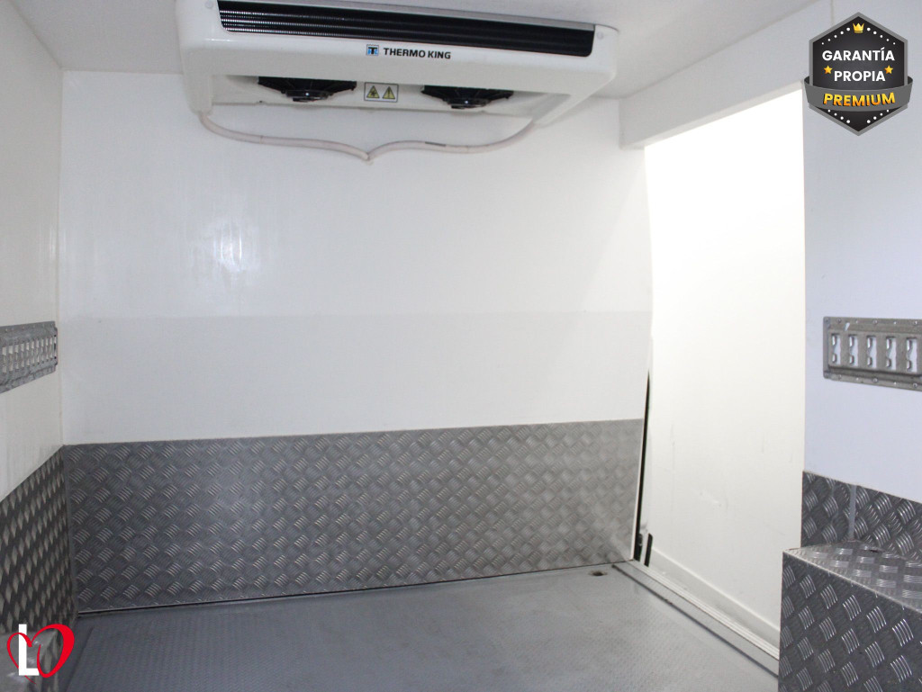 PEUGEOT BOXER 2.0 BlueHDI 330 ISOTERMO + EQUIPO FRIO (-18º) 110 de segunda mano