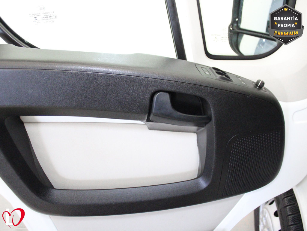 PEUGEOT BOXER 2.0 BLUEHDI FG. L1H1 PREMIUM 110 de segunda mano