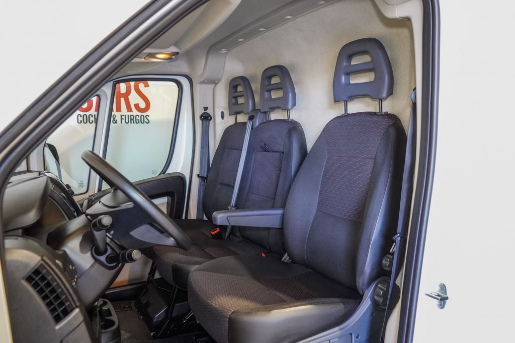 PEUGEOT BOXER 2.0 BLUEHDI FURGON L2 H2 333 PREMIUM 130 de segunda mano