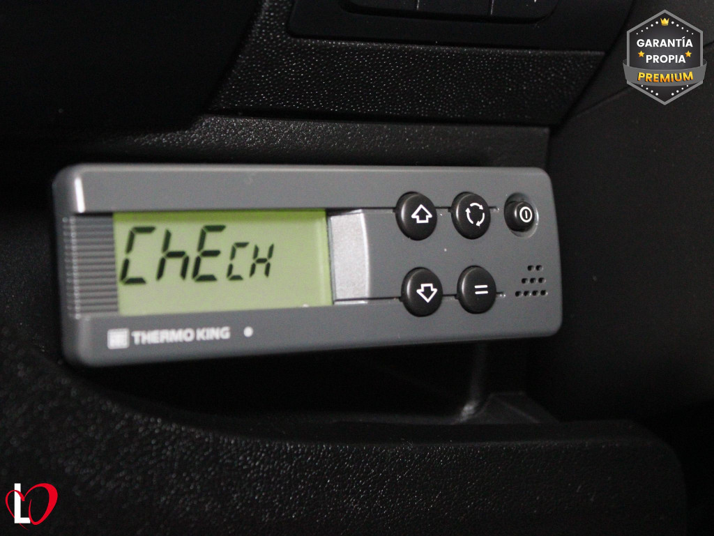 PEUGEOT BOXER 2.0 BlueHDI L1H1 330 ISOTERMO + EQUIPO FRIO 110 de segunda mano