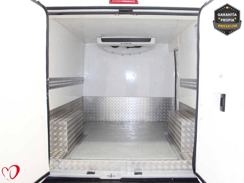 PEUGEOT BOXER 2.0 BlueHDI L1H1 330 ISOTERMO + EQUIPO FRIO 110 de segunda mano