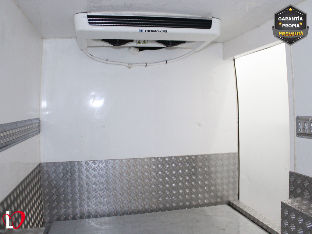 PEUGEOT BOXER 2.0 BlueHDI L1H1 330 ISOTERMO + EQUIPO FRIO 110 de segunda mano