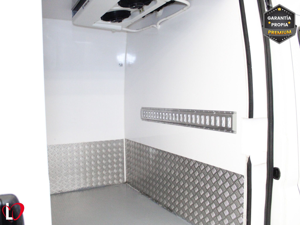 PEUGEOT BOXER 2.2 BlueHDI 88KW L2H2 333 ISOTERMO + FRIO 120 de segunda mano