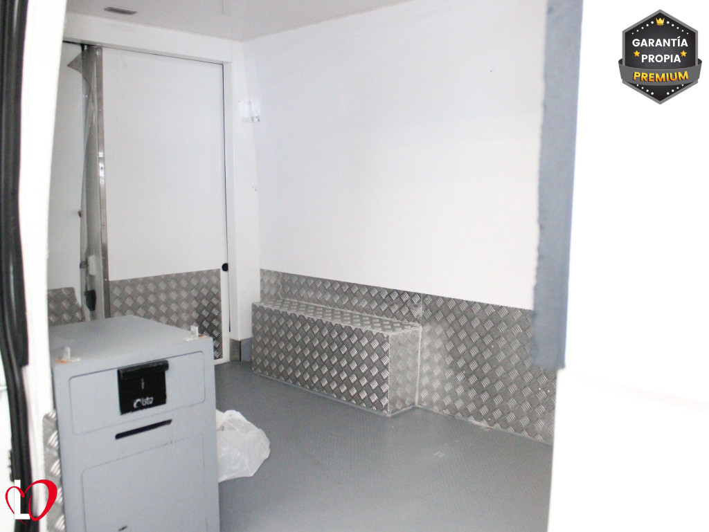 PEUGEOT BOXER 2.2 BlueHDI 88KW L2H2 333 ISOTERMO + FRIO 120 de segunda mano