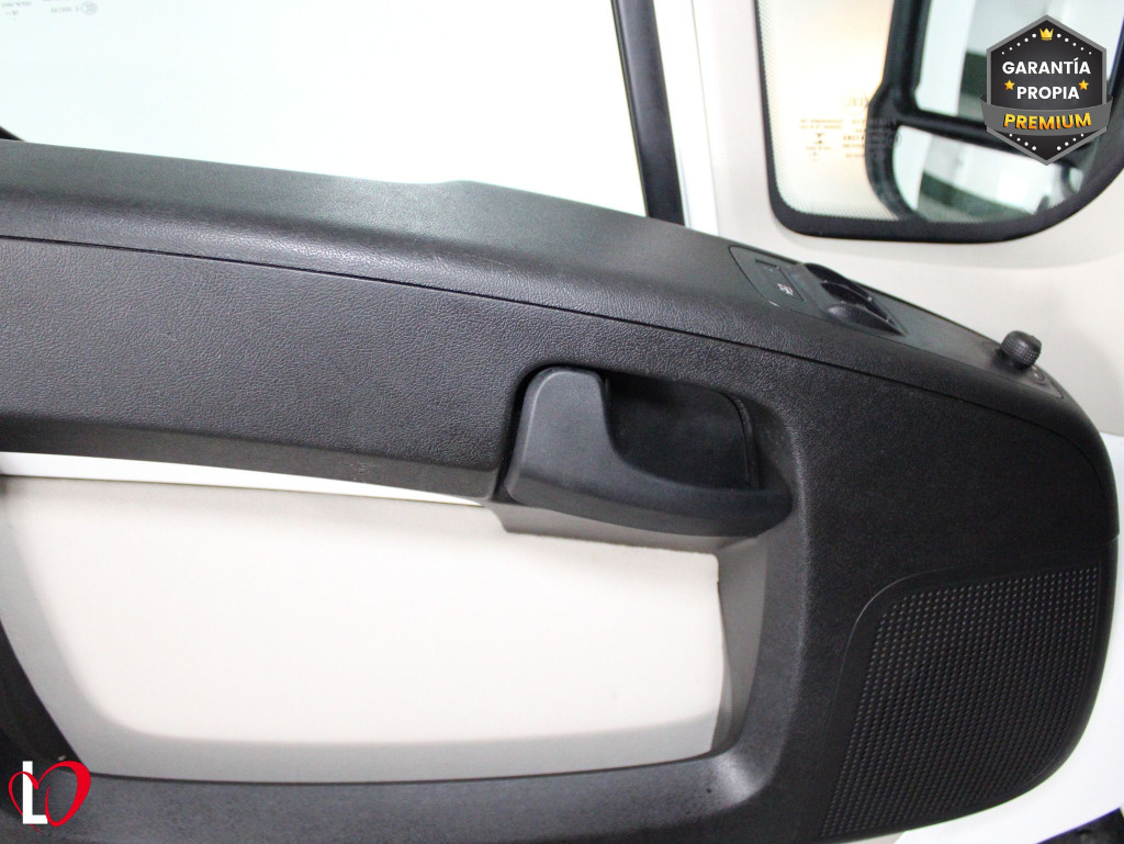 PEUGEOT BOXER BlueHDI 33 L3 H2 FURGÓN ISOTERMO 130 de segunda mano