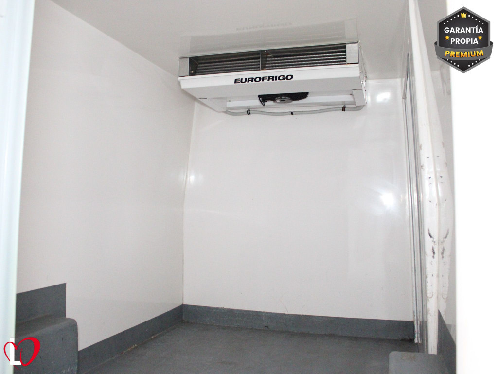 PEUGEOT BOXER BlueHDI 35 L2 H2 ISOTERMO + EQUIPO DE FRIO 140 de segunda mano