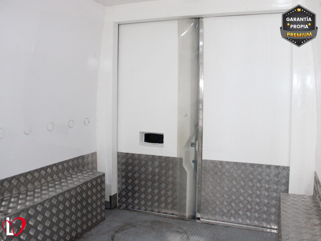 PEUGEOT BOXER BLUEHDI 81KW L2H2 333 ISOTERMO + EQUIPO FRIO 110 ( 0 GRADOS) de segunda mano