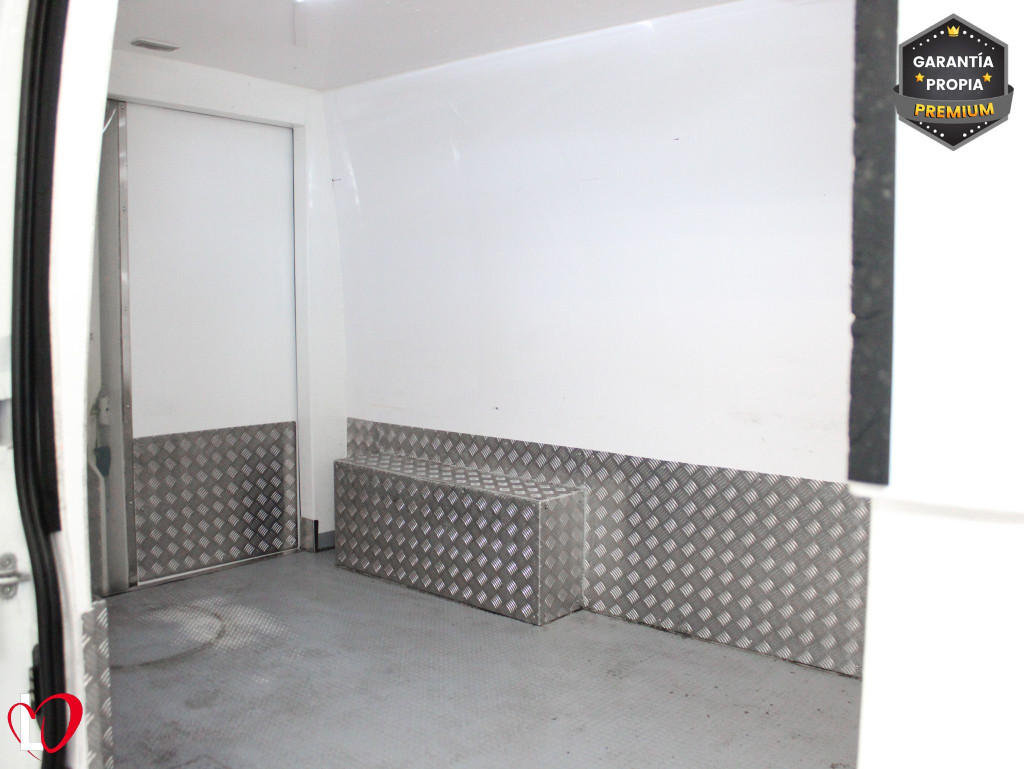 PEUGEOT BOXER BLUEHDI 81KW L2H2 333 ISOTERMO + EQUIPO FRIO 110 ( 0 GRADOS) de segunda mano