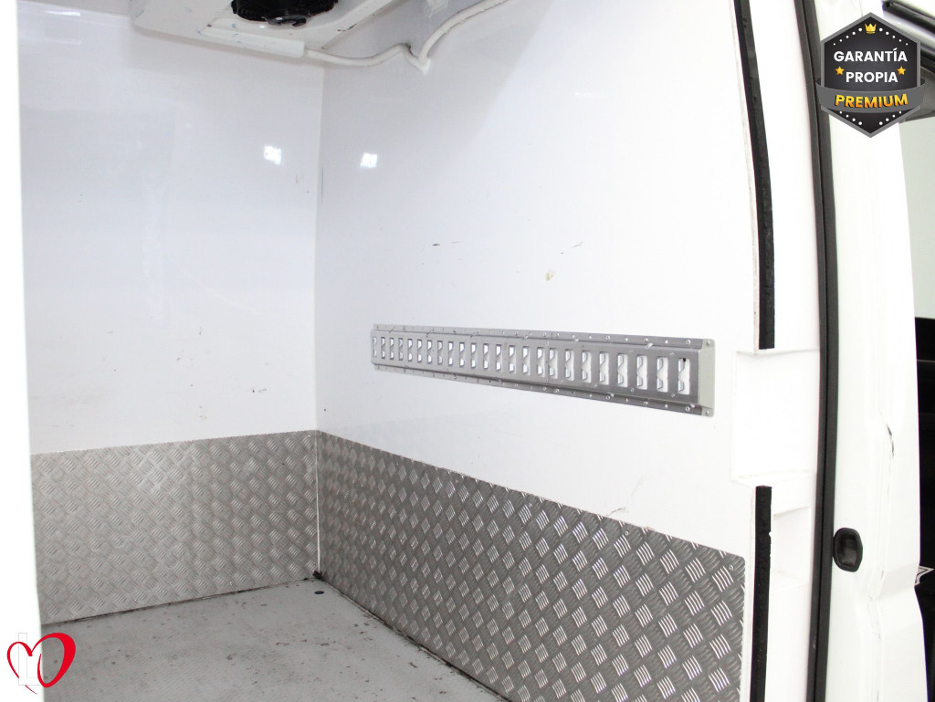 PEUGEOT BOXER BLUEHDI 81KW L2H2 333 ISOTERMO + EQUIPO FRIO 110 ( 0 GRADOS) de segunda mano