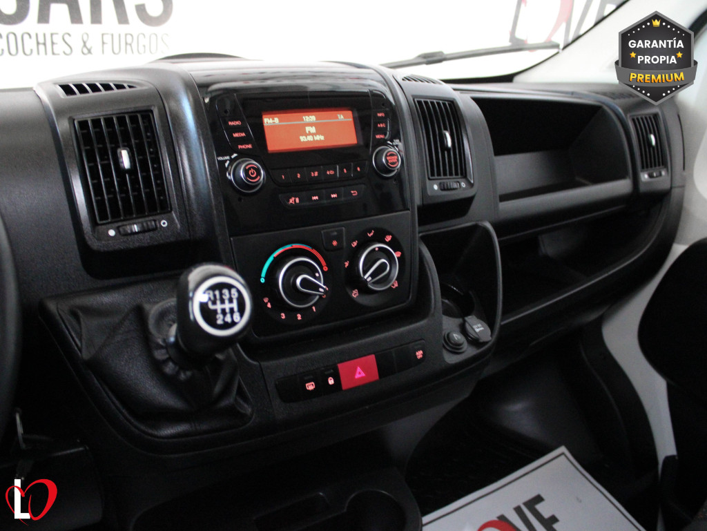 PEUGEOT BOXER BlueHDI FURGÓN 333 L2 H1 BHDI 120 S&S 6 Vel de segunda mano