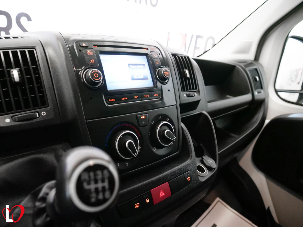 PEUGEOT BOXER BlueHDI FURGÓN CERRADO 333 L2 H2 130 de segunda mano