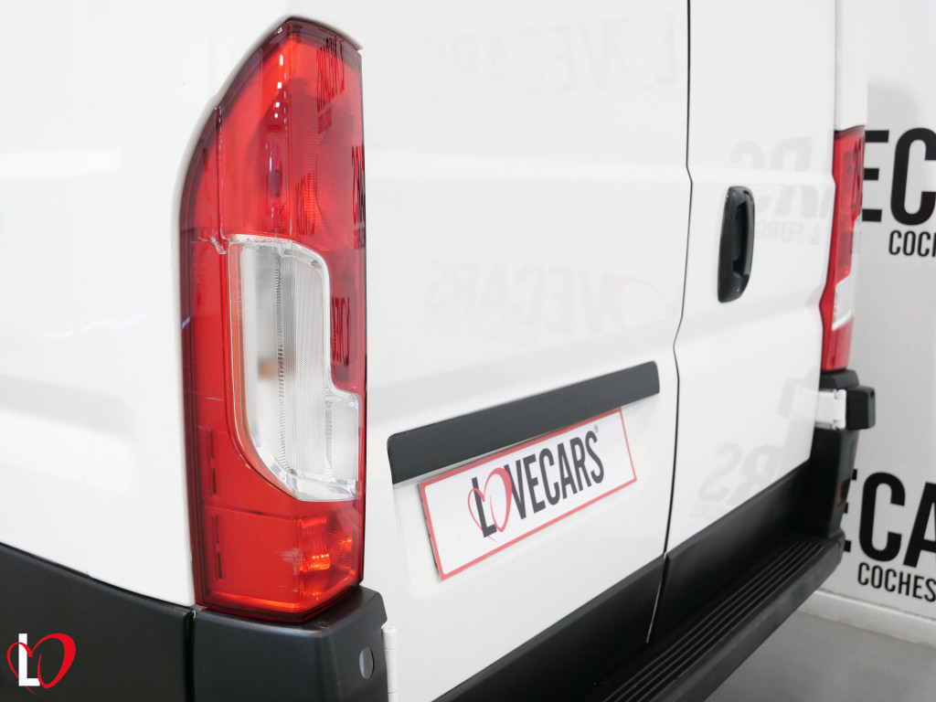 PEUGEOT BOXER BlueHDI FURGÓN CERRADO 333 L2 H2 130 de segunda mano