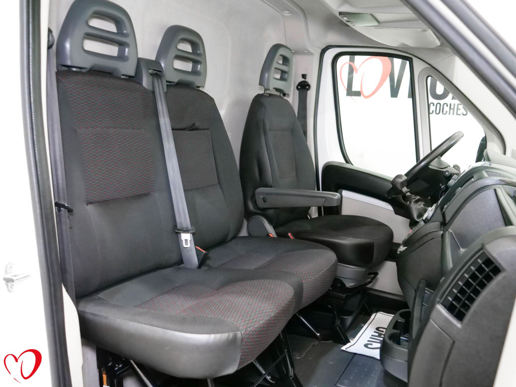 PEUGEOT BOXER BlueHDI FURGÓN CERRADO 333 L2 H2 130 de segunda mano
