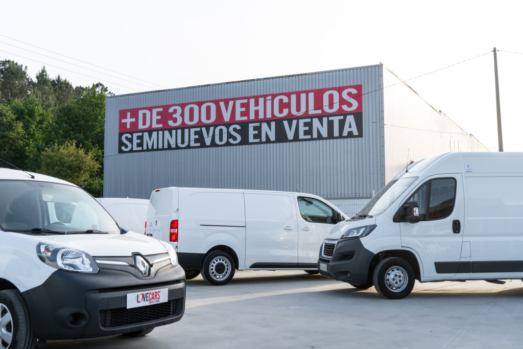 PEUGEOT BOXER BlueHDI FURGÓN CERRADO 333 L2 H2 130 de segunda mano