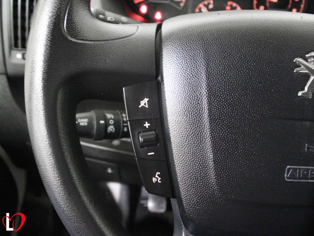 PEUGEOT BOXER BlueHDI FURGÓN CERRADO 35 L2 H2 130 de segunda mano