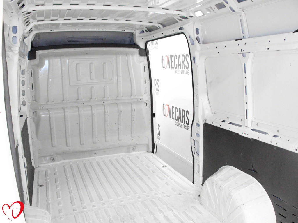 PEUGEOT BOXER BlueHDI FURGÓN CERRADO 35 L2 H2 130 de segunda mano