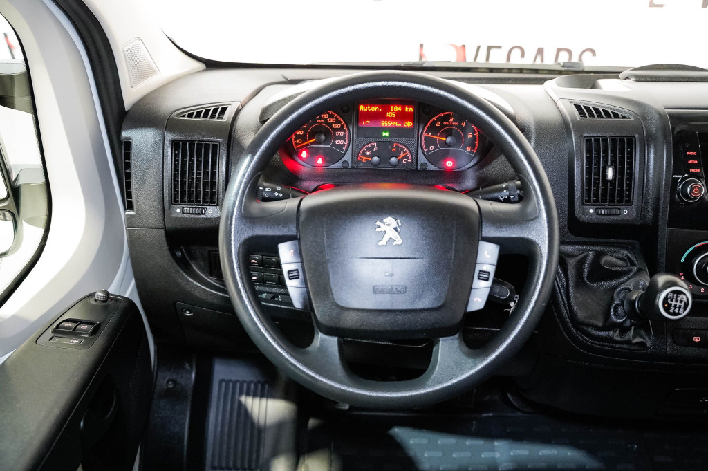 PEUGEOT BOXER BlueHDI FURGÓN COMBI 7 PLAZAS (PLATAFORMA ELEVADORA) L4 H2 160 de segunda mano