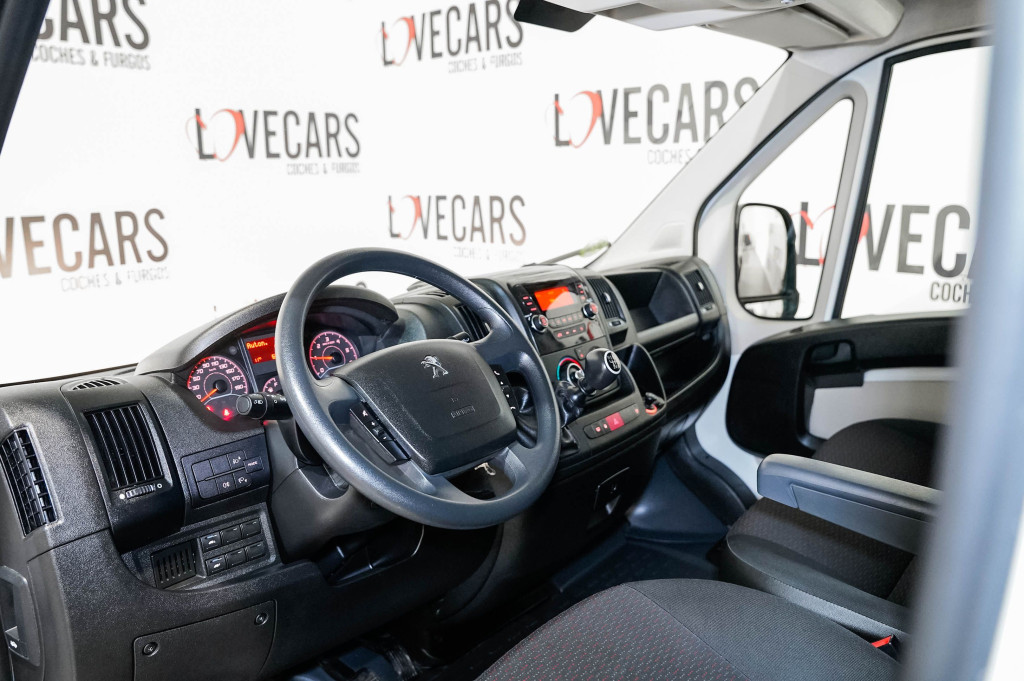 PEUGEOT BOXER BlueHDI FURGÓN COMBI 7 PLAZAS (PLATAFORMA ELEVADORA) L4 H2 160 de segunda mano
