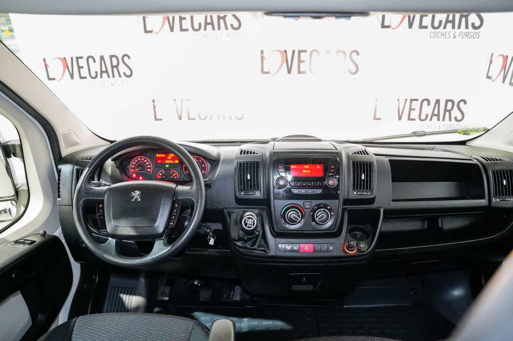 PEUGEOT BOXER BlueHDI FURGÓN COMBI 7 PLAZAS (PLATAFORMA ELEVADORA) L4 H2 160 de segunda mano