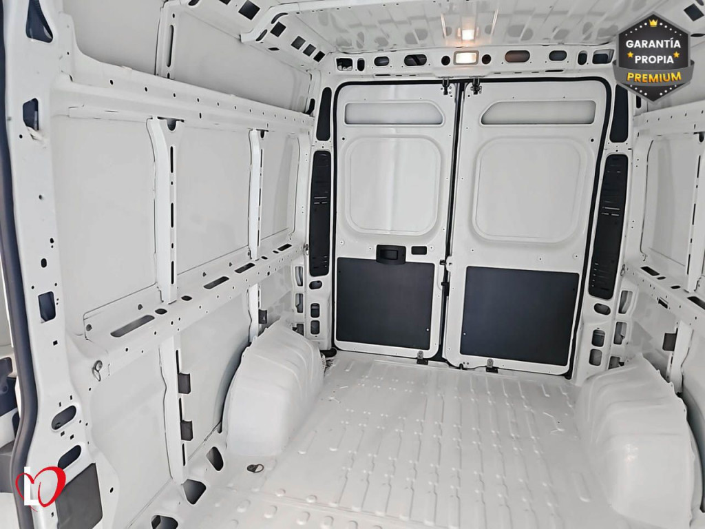 PEUGEOT BOXER BlueHDI FURGÓN PREMIUN 335 L3 H2 140 de segunda mano