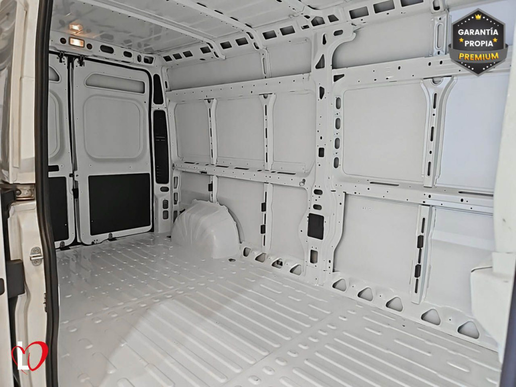 PEUGEOT BOXER BlueHDI FURGÓN PREMIUN 335 L3 H2 140 de segunda mano