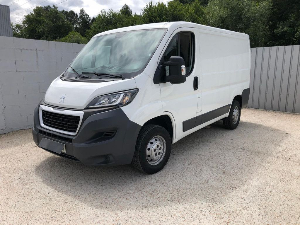 PEUGEOT BOXER BlueHDI L1 H1 FURGÓN CERRADO 130 de segunda mano