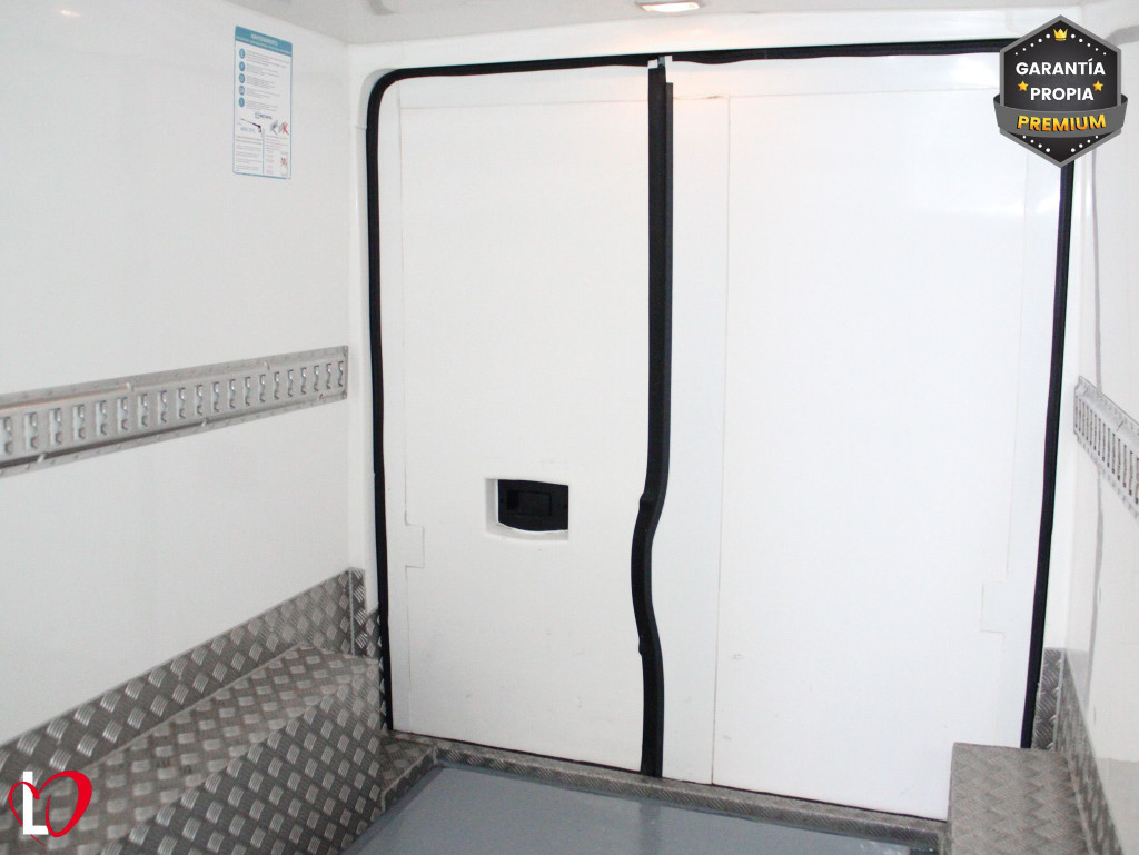 PEUGEOT BOXER BlueHDI L2H2 333 ISOTERMO + EQUIPO FRIO 110 de segunda mano