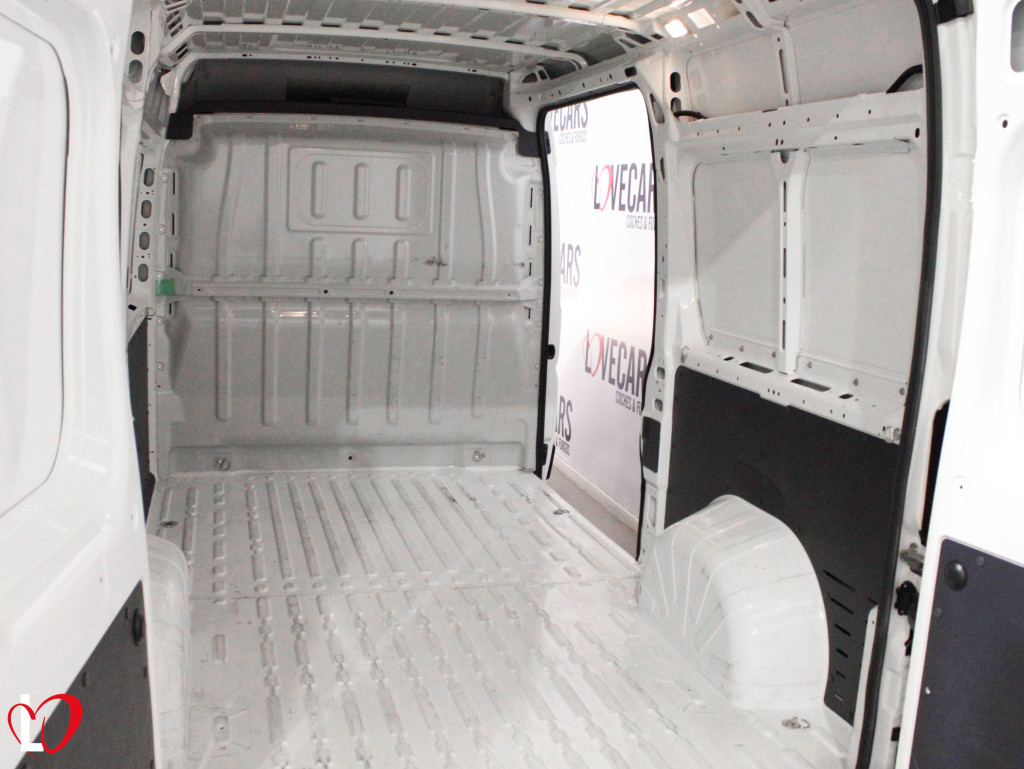 PEUGEOT BOXER BlueHDI S&S FURGÓN CERRADO 33 L2 H2 140 de segunda mano