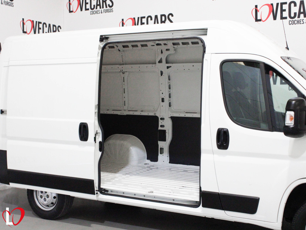PEUGEOT BOXER BlueHDI S&S FURGÓN CERRADO 33 L2 H2 140 de segunda mano