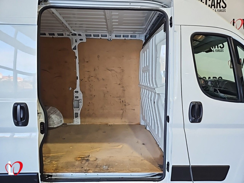 PEUGEOT BOXER BlueHDI S&S FURGÓN CERRADO 33 L2 H2 140 de segunda mano