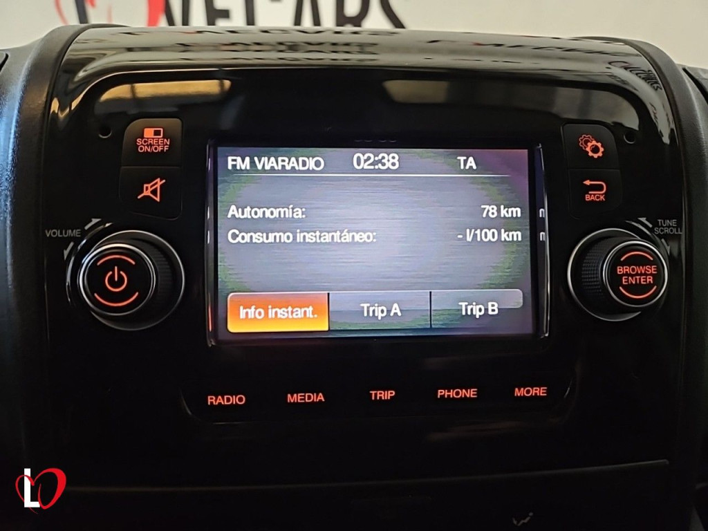 PEUGEOT BOXER BlueHDI S&S FURGÓN CERRADO 33 L2 H2 140 de segunda mano